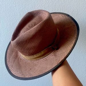 Beautiful 100% toquilla straw Goorin Brothers hat.made in USA